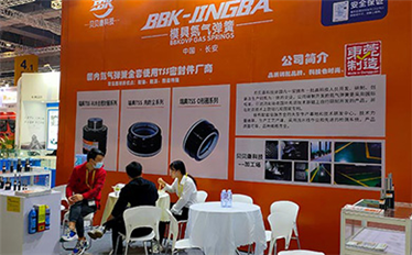 模具中氮氣彈簧使用必須注意的事項?。?！